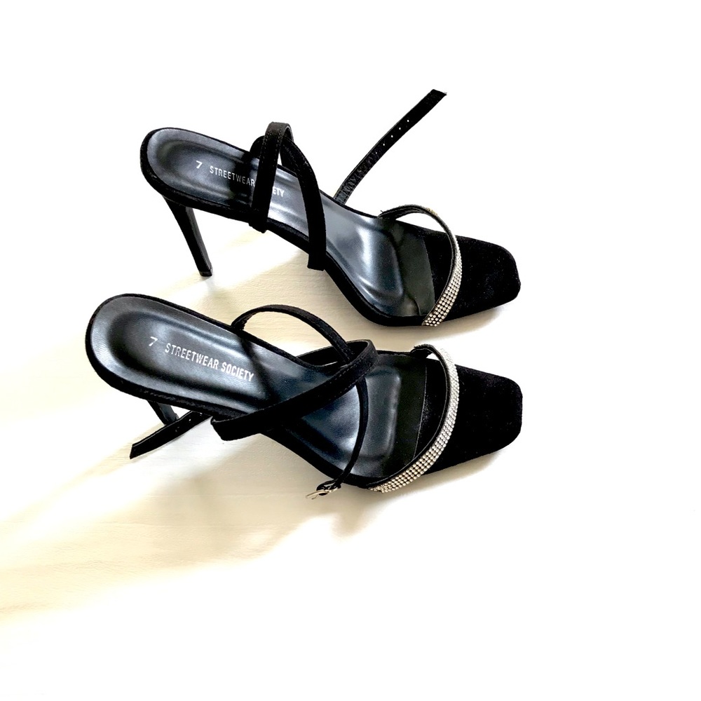 Urban planet  sparkly Black stripy heels size 7